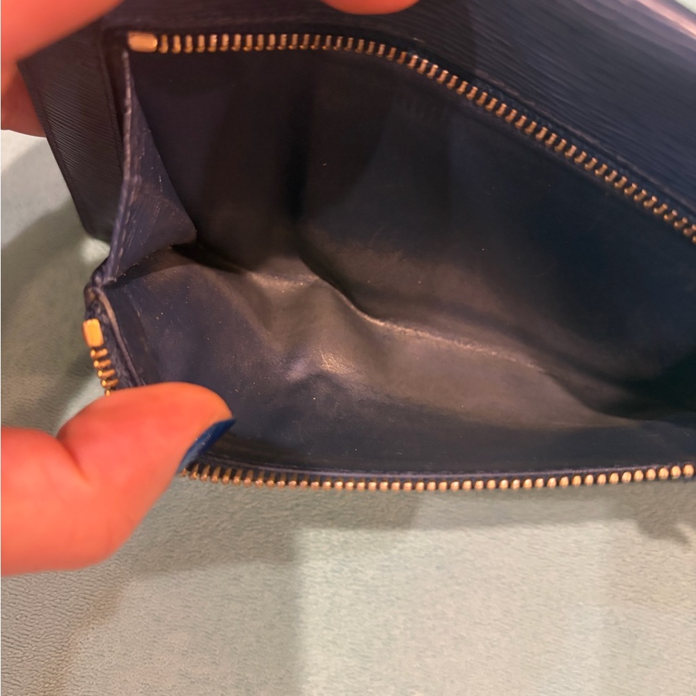 Prada Envelope Wallet in Blue Leather Flawed Gem 💎 - Picture 8 of 17